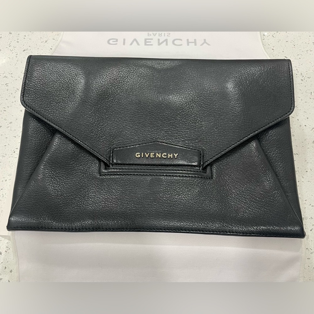 Authentic Givenchy Classic Antigona Leather Envelope Clutch Bag